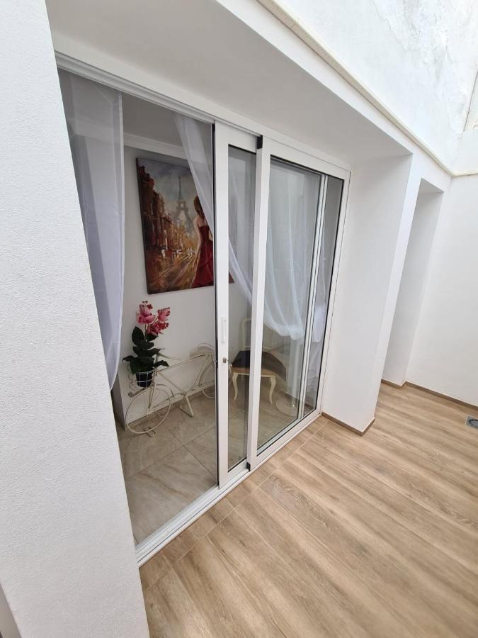 Retro 1 Bedroom Apartment Chayofa Екстер'єр фото