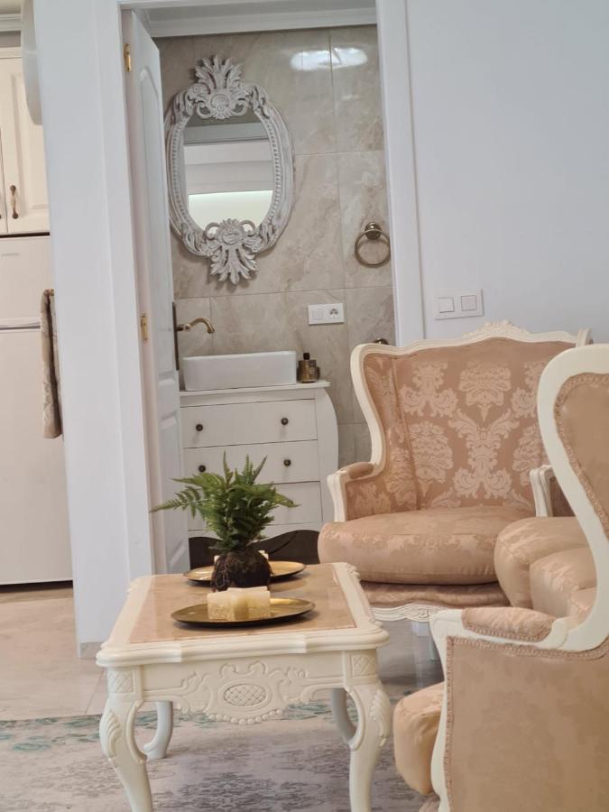 Retro 1 Bedroom Apartment Chayofa Екстер'єр фото