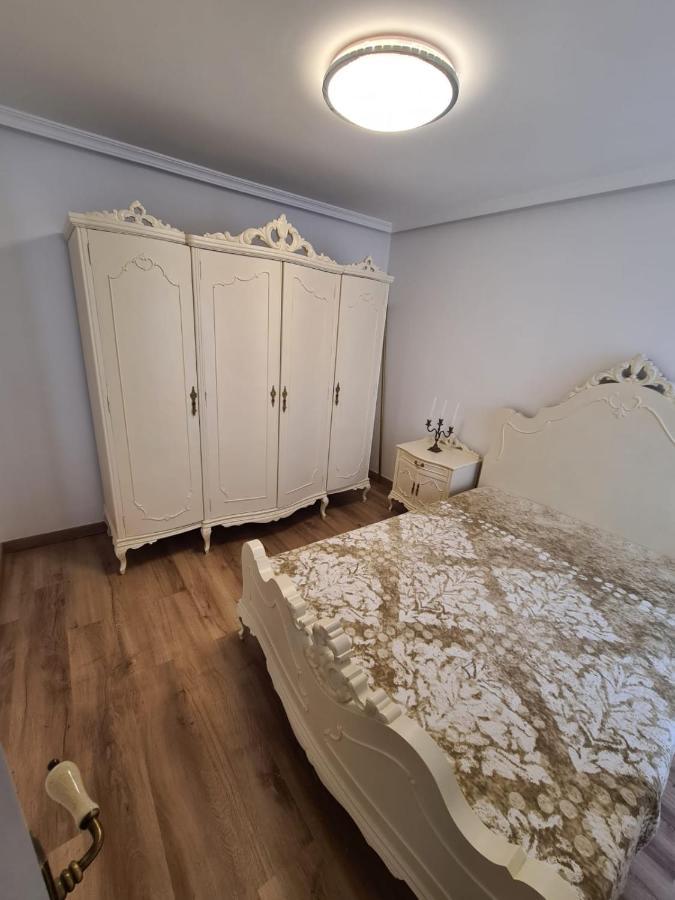 Retro 1 Bedroom Apartment Chayofa Екстер'єр фото