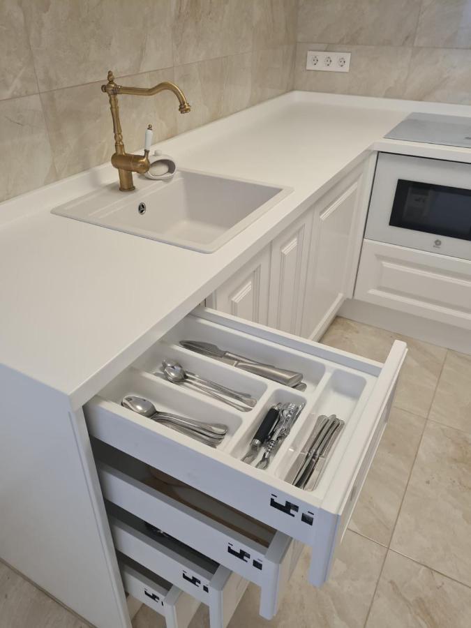 Retro 1 Bedroom Apartment Chayofa Екстер'єр фото