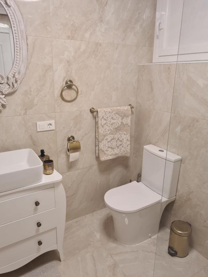 Retro 1 Bedroom Apartment Chayofa Екстер'єр фото
